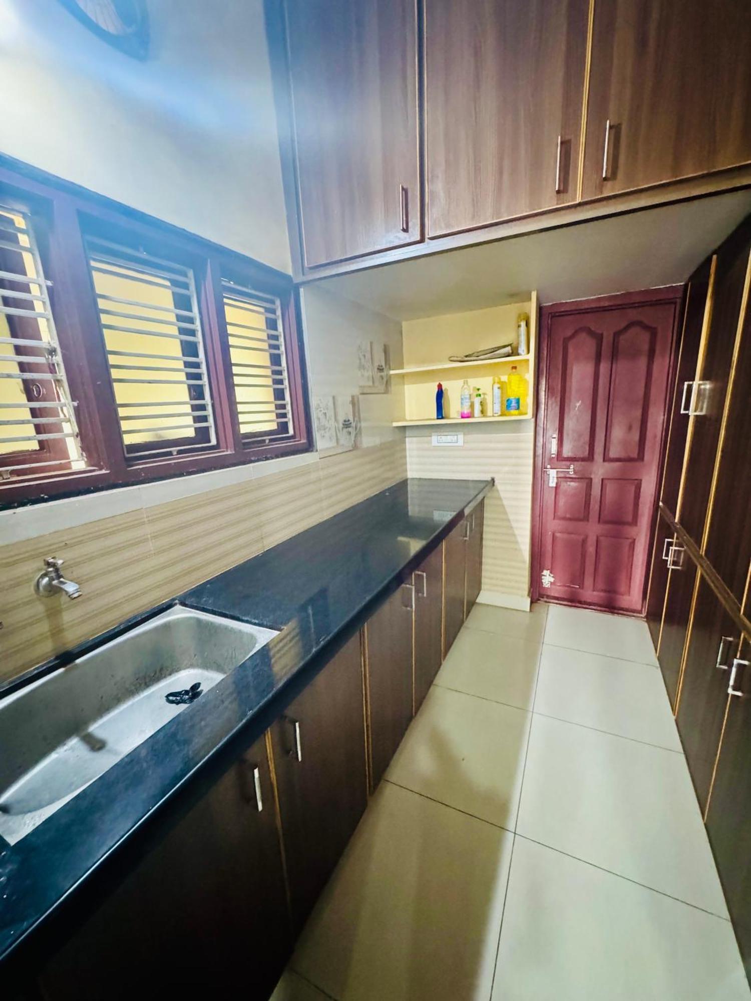Sri Padha Vallabha Serenity Homestay Pithapuram Buitenkant foto